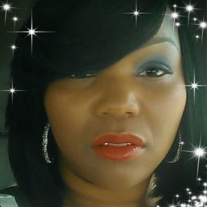 Meet your Posher, Yolanda